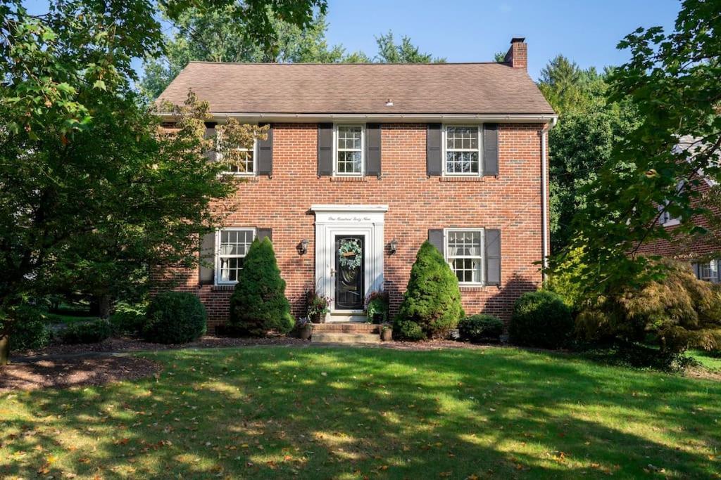 Beautiful Fully-furnished Colonial In