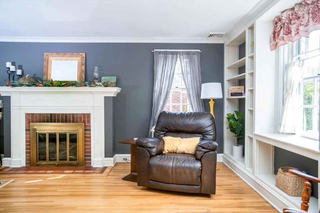 Beautiful Fully-furnished Colonial In * Millersville