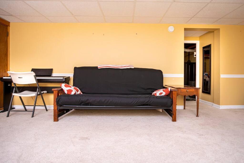 Beautiful Fully-furnished Colonial In * Millersville