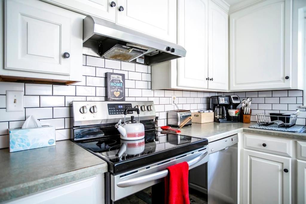 Holiday home Beautiful Fully-furnished Colonial In *