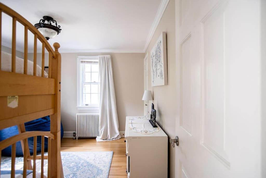 Holiday home Beautiful Fully-furnished Colonial In *