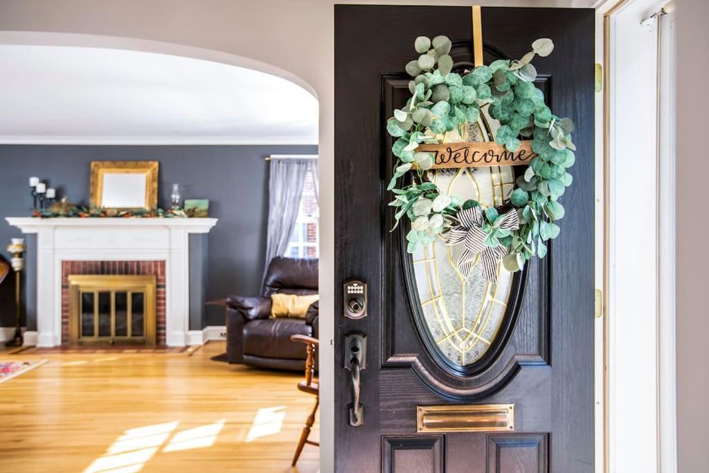 Beautiful Fully-furnished Colonial In Millersville