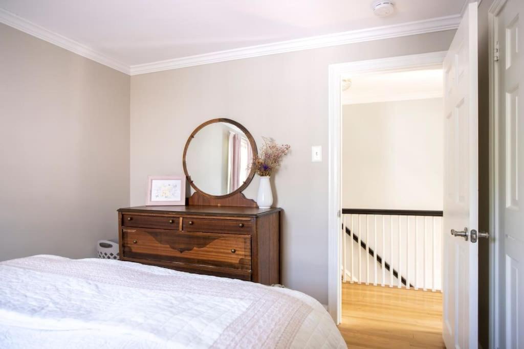 Holiday home Beautiful Fully-furnished Colonial In *
